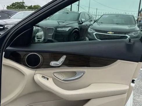Used 2015 Mercedes-Benz C 300 4MATIC Sedan image 23