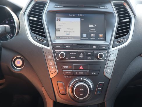 Used 2018 Hyundai Santa Fe Limited FWD image 19