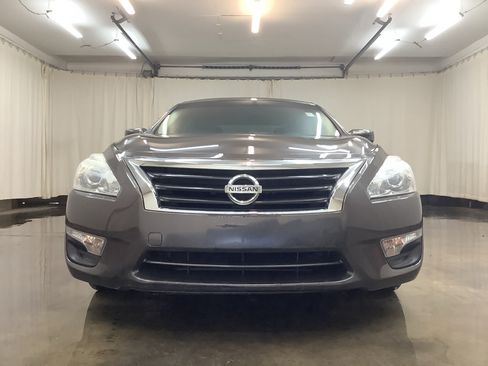 Used 2014 Nissan Altima 2.5 SV FWD image 10