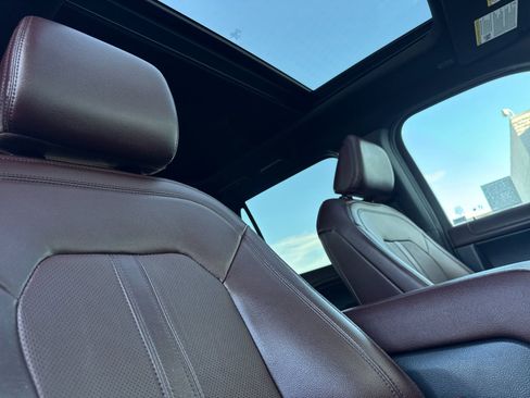 Used 2023 Ford Expedition Limited image 21