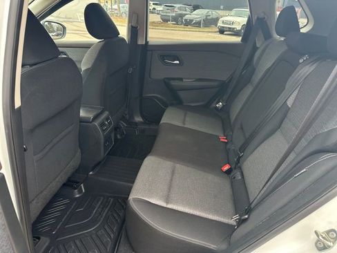 Used 2021 Nissan Rogue SV image 22