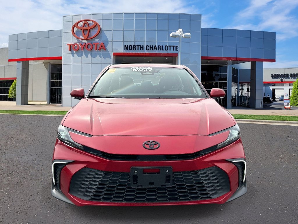 Used 2025 Toyota Camry SE w/ Convenience Package FWD image 3