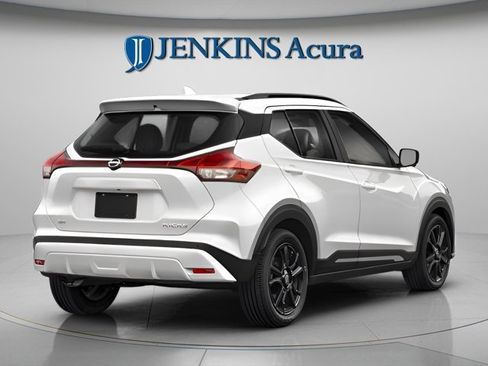 Used 2023 Nissan Kicks SR image 4