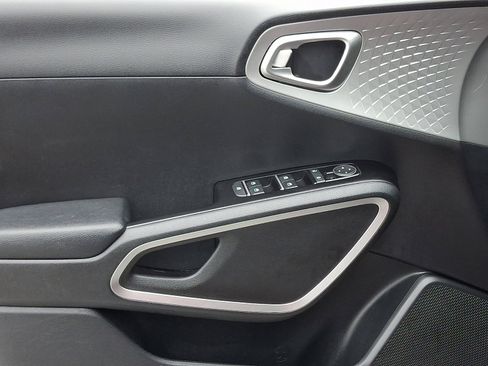 Certified 2023 Kia Soul S image 12
