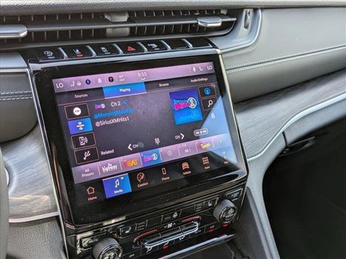 New 2025 Jeep Grand Cherokee L Limited w/ Black Appearance Package image 12