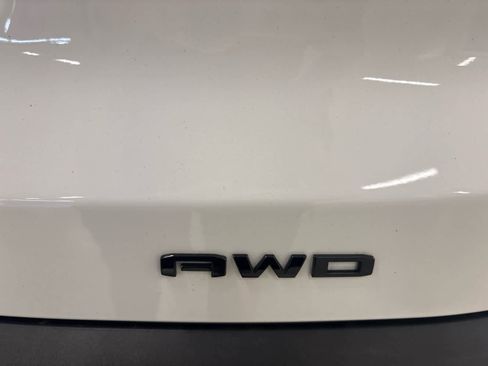 Used 2023 GMC Acadia SLE w/ Driver Convenience Package AWD/4WD image 8