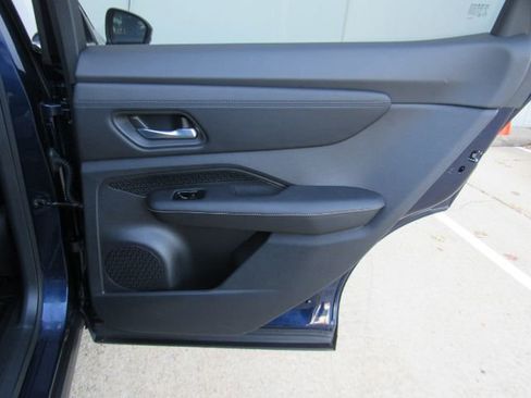 Used 2024 Nissan Ariya FWD image 21