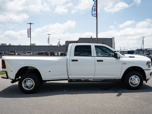 New 2026 RAM 3500 Tradesman AWD/4WD image 11