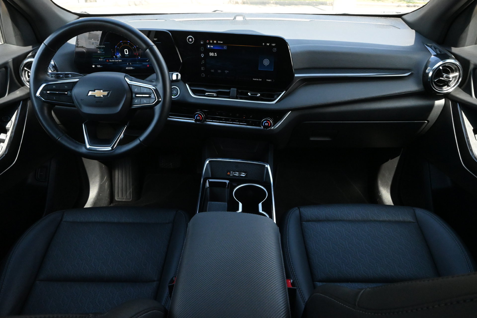 Used 2025 Chevrolet Equinox LT w/ Convenience Package II FWD image 8