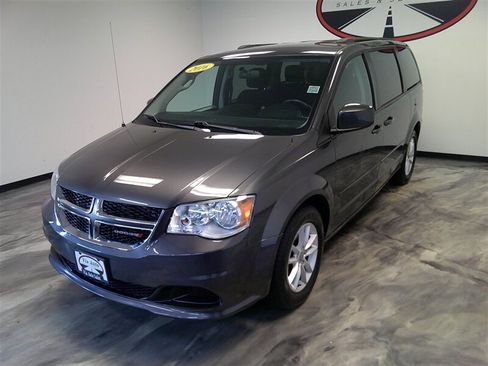 Used 2016 Dodge Grand Caravan SXT w/ Rear Park Assist Package image 5