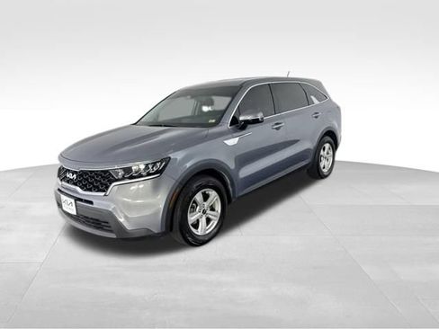 Certified 2023 Kia Sorento LX FWD image 5