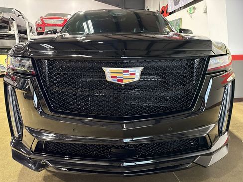 Used 2023 Cadillac Escalade ESV V image 60