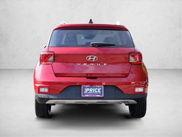 Used 2022 Hyundai Venue SEL FWD image 6