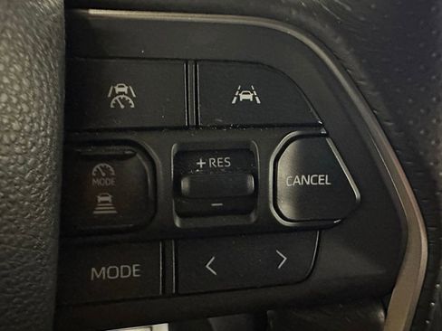 Used 2025 Toyota 4Runner SR5 AWD/4WD image 20