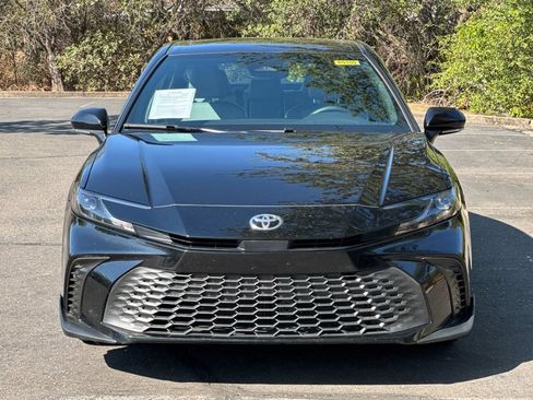Used 2025 Toyota Camry SE w/ Convenience Package FWD image 10