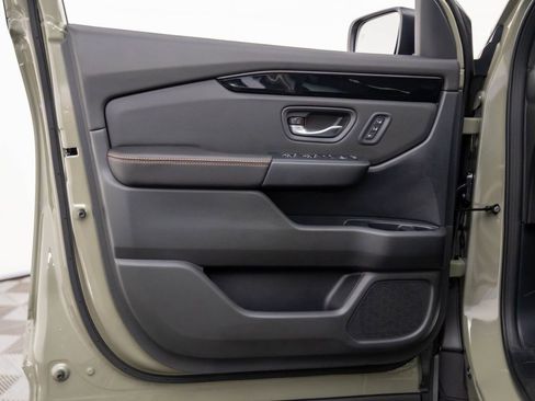 New 2026 Honda Pilot TrailSport image 14