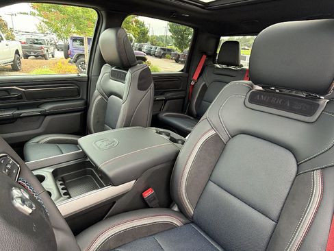 New 2026 RAM 1500 Laramie AWD/4WD image 17
