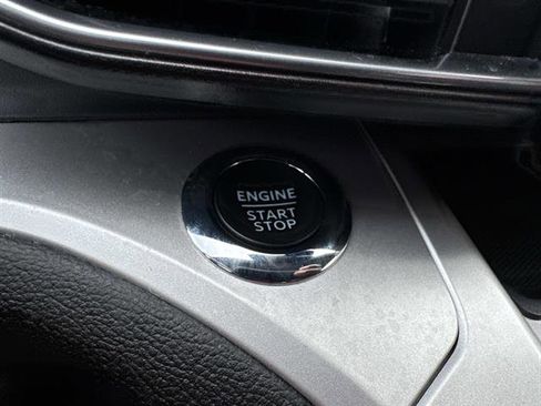 Used 2022 Ford Explorer XLT w/ Equipment Group 202A image 17