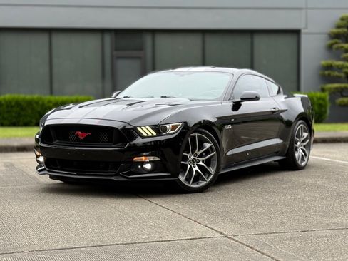 Used 2016 Ford Mustang GT Premium w/ Equipment Group 401A RWD image 8
