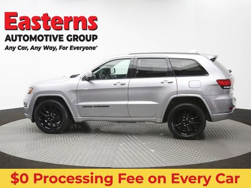 Used 2017 Jeep Grand Cherokee Laredo AWD/4WD image 60