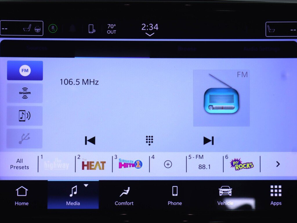 Used 2021 Chrysler Pacifica Touring-L FWD image 16