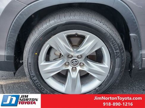 Used 2016 Toyota Highlander Limited AWD/4WD image 12