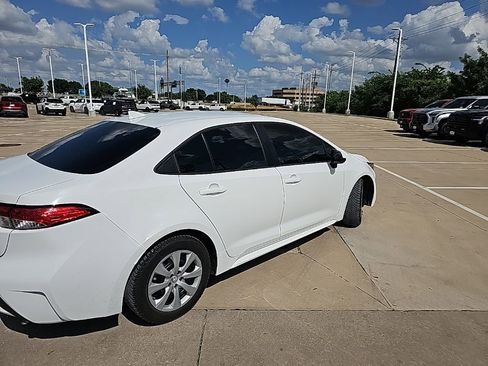Used 2022 Toyota Corolla LE w/ Carpet Mat Package (TMS) image 3