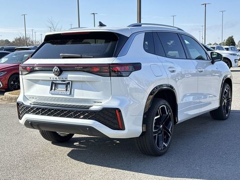 New 2026 Volkswagen Tiguan SEL R-Line image 5