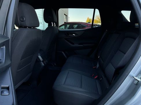 Used 2025 Chevrolet Equinox LT image 11