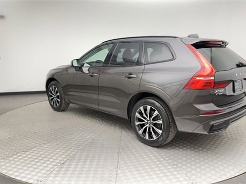 Certified 2025 Volvo XC60 B5 Plus image 4