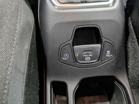 Used 2023 Jeep Renegade Latitude w/ Premium Group image 29