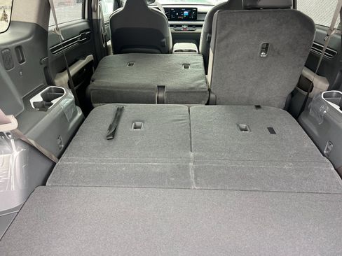 New 2026 Kia EV9 Wind image 16