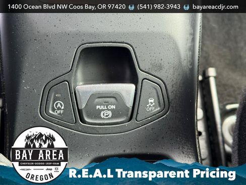 Used 2023 Jeep Renegade Trailhawk AWD/4WD image 25