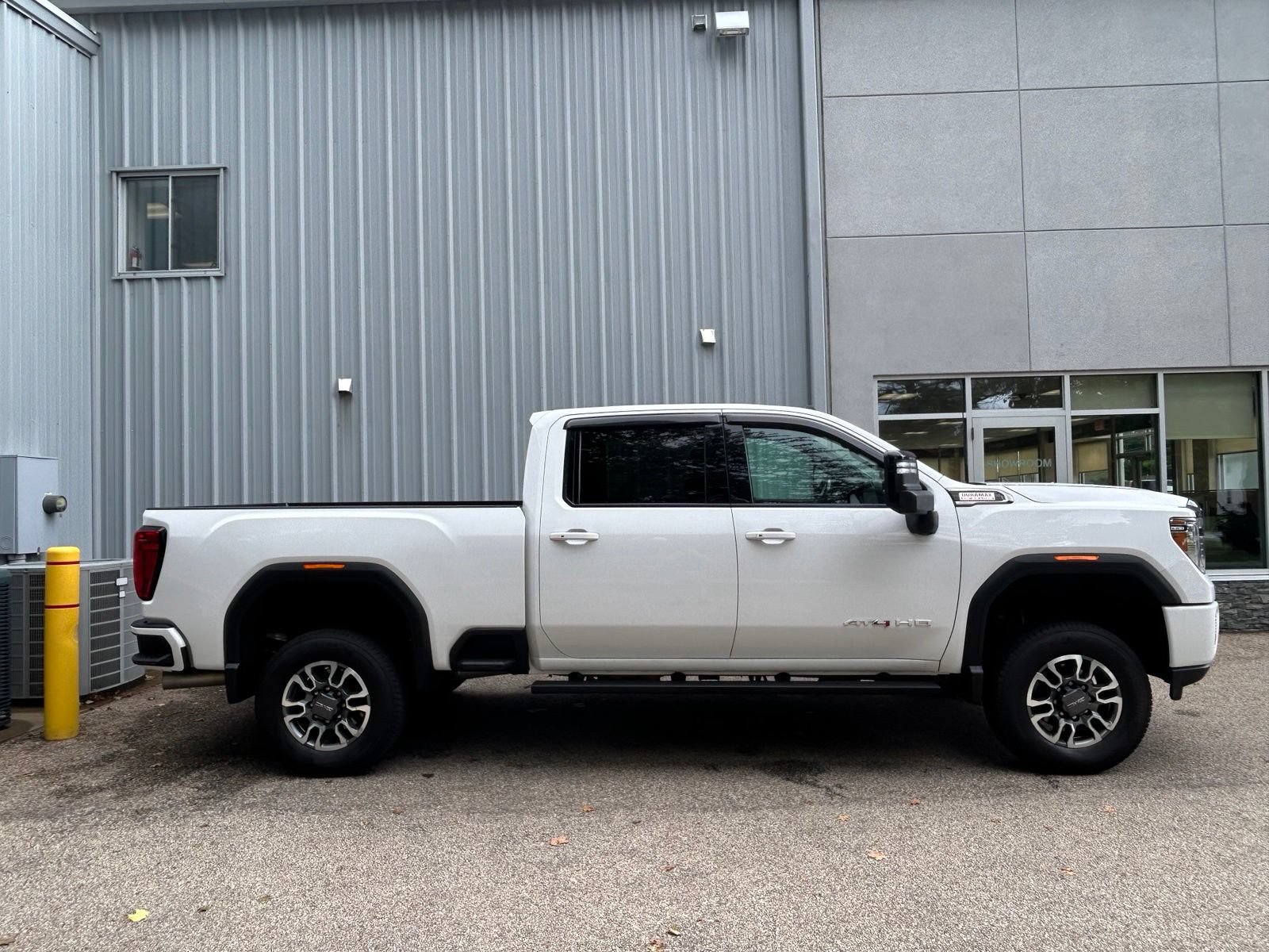 Used 2022 GMC Sierra 2500 AT4 w/ Gooseneck/5TH Wheel Package AWD/4WD image 4