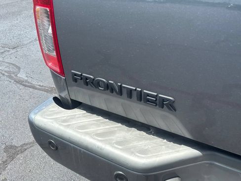 Used 2020 Nissan Frontier SV w/ Midnight Edition Floor Mats RWD image 28