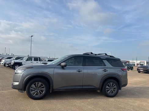Certified 2024 Nissan Pathfinder SV w/ Cargo Package FWD image 9