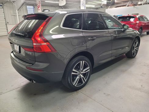 Used 2018 Volvo XC60 T5 Momentum w/ Vision Package AWD/4WD image 8