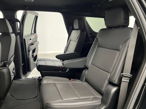 Used 2025 GMC Yukon Denali AWD/4WD image 18