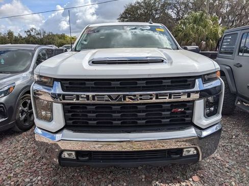 Used 2020 Chevrolet Silverado 2500 LT w/ Convenience Package image 2