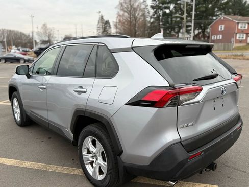 Used 2019 Toyota RAV4 LE image 5