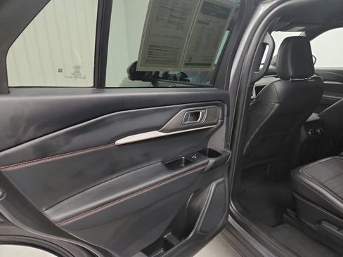 Used 2025 Ford Explorer ST-Line w/ ST-Line Street Pack AWD/4WD image 24