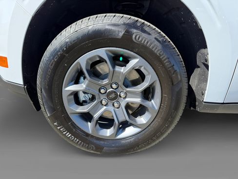 Used 2025 Ford Maverick XLT w/ XLT Luxury Package image 9