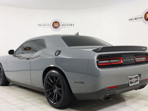 Used 2023 Dodge Challenger SRT Hellcat w/ Driver Convenience Group RWD image 4