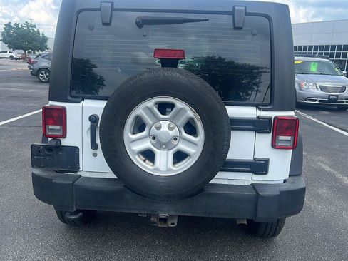 Used 2017 Jeep Wrangler Unlimited Sport w/ Max Tow Package AWD/4WD image 7