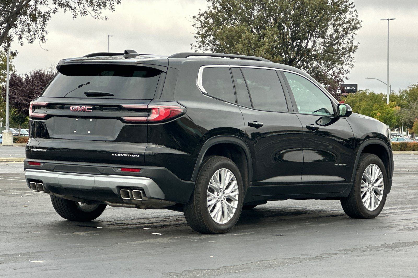 Used 2026 GMC Acadia Elevation w/ Elevation Premium Package FWD image 4