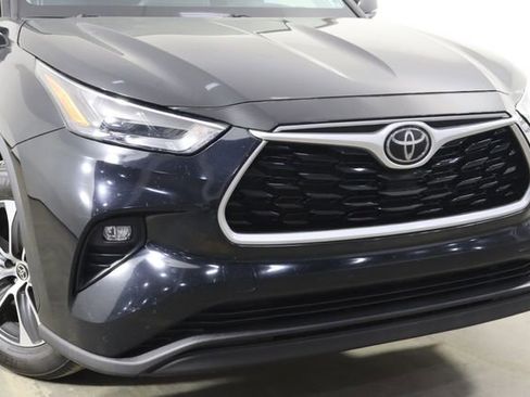 Used 2022 Toyota Highlander XLE FWD image 44
