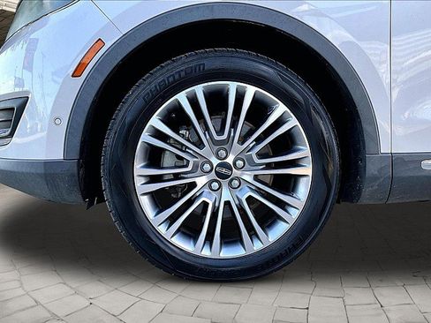 Used 2016 Lincoln MKX Reserve w/ Technology Package FWD image 7
