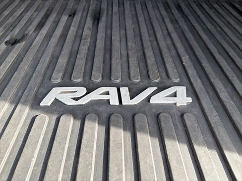 Used 2017 Toyota RAV4 Limited image 27