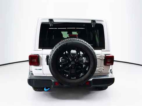 Used 2024 Jeep Wrangler Unlimited Sahara image 28