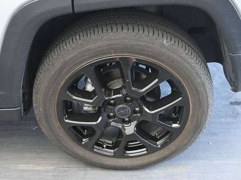 Used 2025 Jeep Compass Limited AWD/4WD image 12